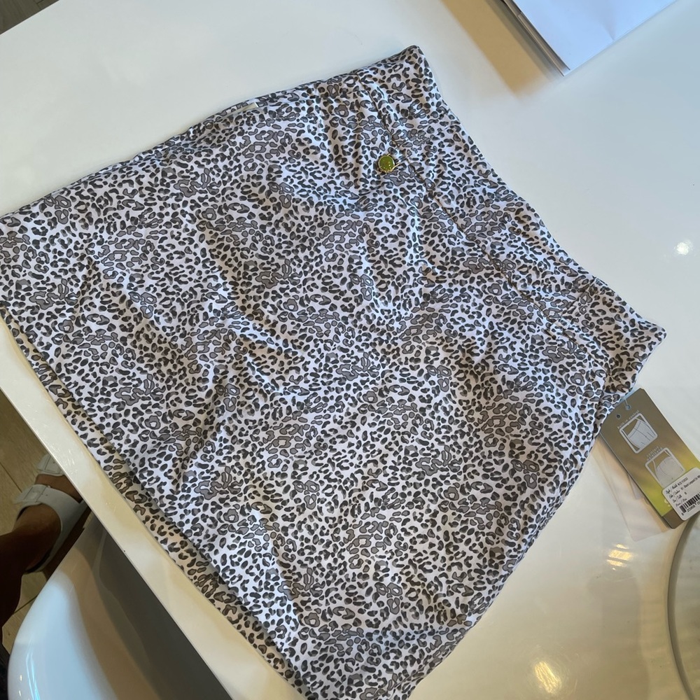 Swing control Golf Skort Leopard Print